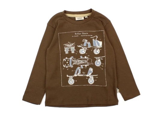 Wheat t-shirt walnut roller skates